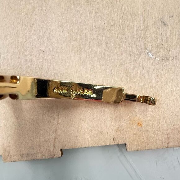 Ann Taylor gold-Tone Hinged Bangle - Picture 4 of 5